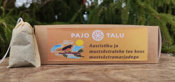 Aasristiku ja mustsõstralehe tee koos mustsõstramarjadega