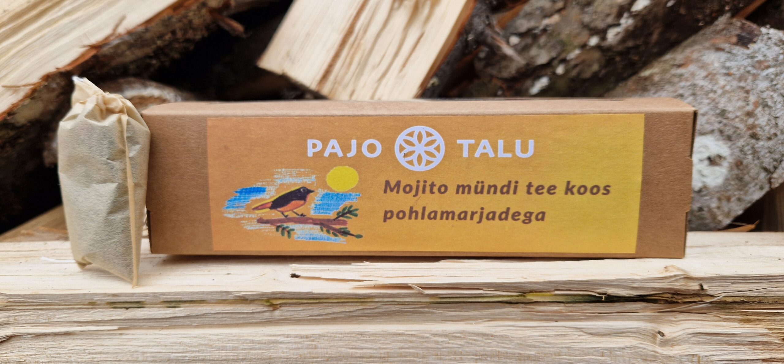 Mojito mündi tee koos pohlamarjadega